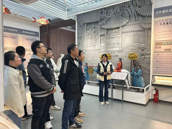 1700467665839342.jpg 质检参观家风家训馆.jpg